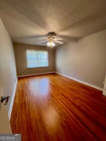 725 Navarre Drive, Stone Mountain, GA 30087