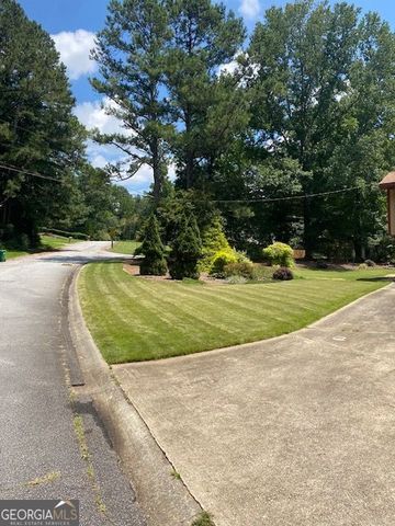 725 Navarre Drive, Stone Mountain, GA 30087