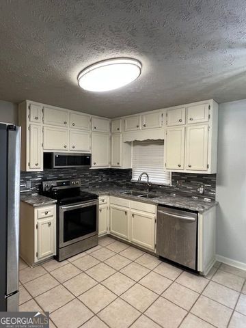 725 Navarre Drive, Stone Mountain, GA 30087