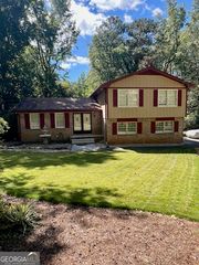 725 Navarre Drive, Stone Mountain, GA 30087