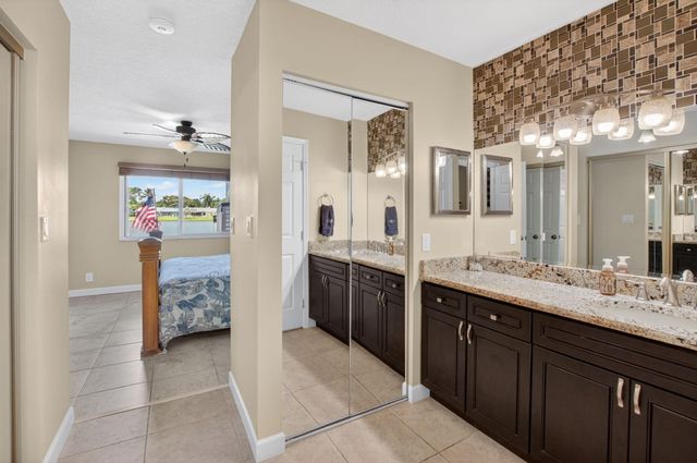 43 Mayfair Lane, Boynton Beach, FL 33426