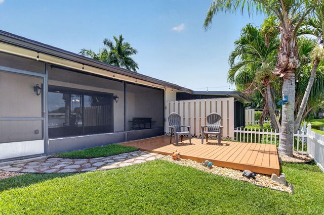43 Mayfair Lane, Boynton Beach, FL 33426
