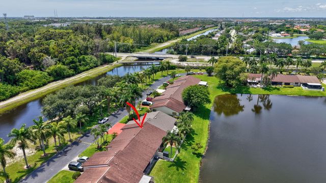 43 Mayfair Lane, Boynton Beach, FL 33426