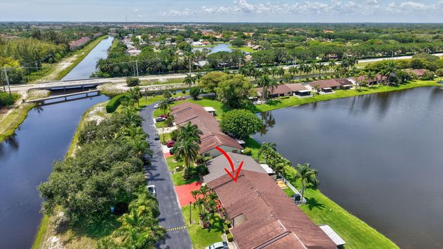 43 Mayfair Lane, Boynton Beach, FL 33426