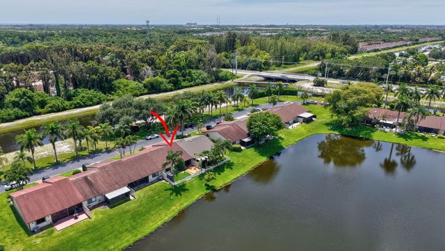 43 Mayfair Lane, Boynton Beach, FL 33426