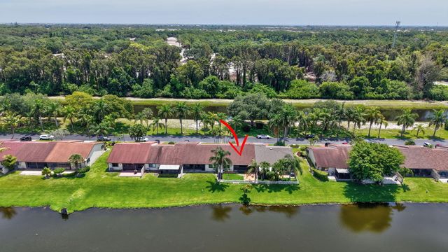 43 Mayfair Lane, Boynton Beach, FL 33426