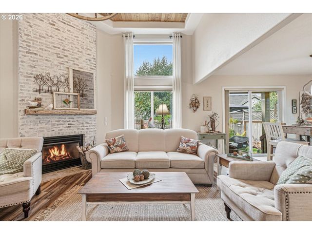 13318 SQUIRE Dr, Oregon City, OR 97045