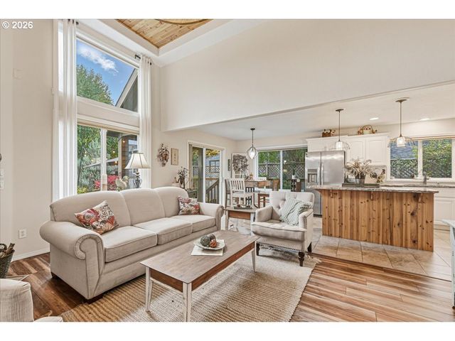 13318 SQUIRE Dr, Oregon City, OR 97045