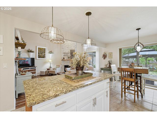 13318 SQUIRE Dr, Oregon City, OR 97045