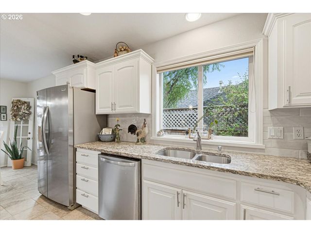 13318 SQUIRE Dr, Oregon City, OR 97045