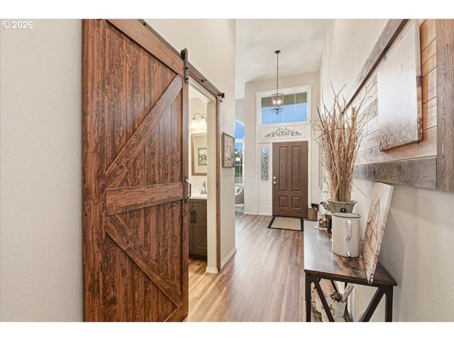 13318 SQUIRE Dr, Oregon City, OR 97045