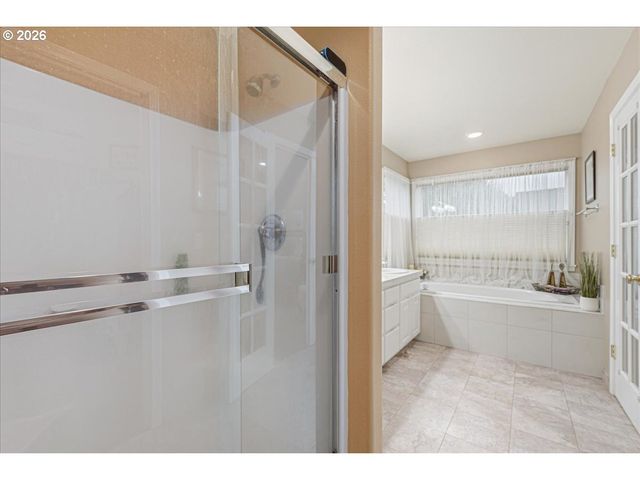 13318 SQUIRE Dr, Oregon City, OR 97045