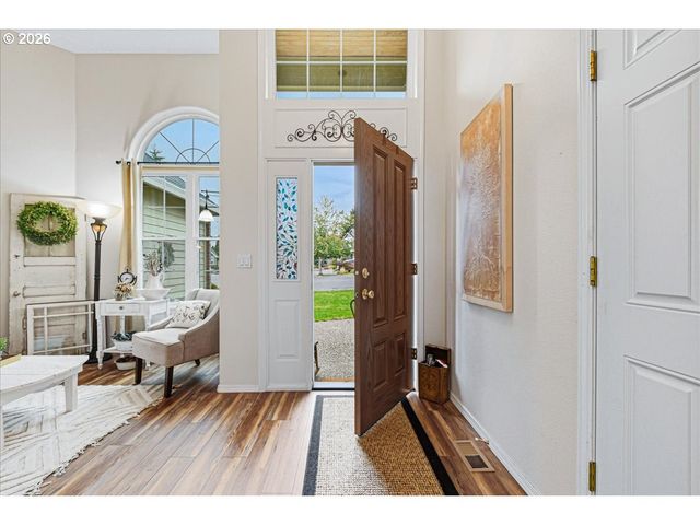 13318 SQUIRE Dr, Oregon City, OR 97045