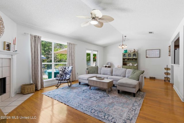 2505 Shelby Lane, Ocean Springs, MS 39564