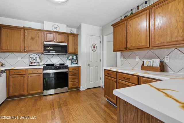 2505 Shelby Lane, Ocean Springs, MS 39564