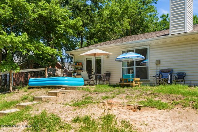 2505 Shelby Lane, Ocean Springs, MS 39564