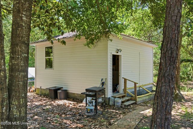 2505 Shelby Lane, Ocean Springs, MS 39564
