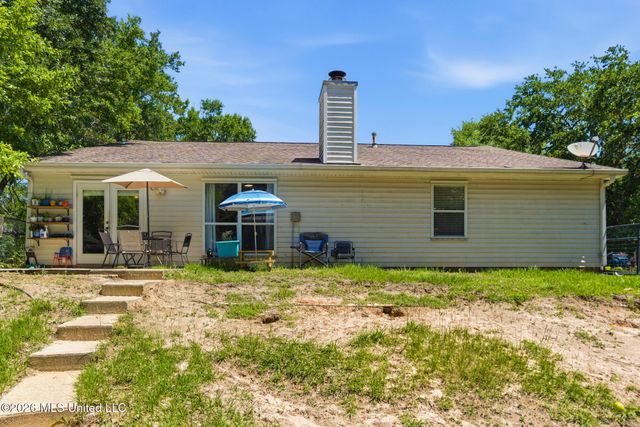 2505 Shelby Lane, Ocean Springs, MS 39564
