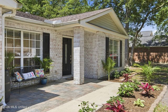 2505 Shelby Lane, Ocean Springs, MS 39564