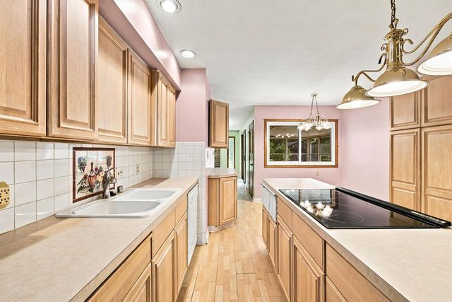 3920 Fiebrantz DRIVE, Brookfield, WI 53005