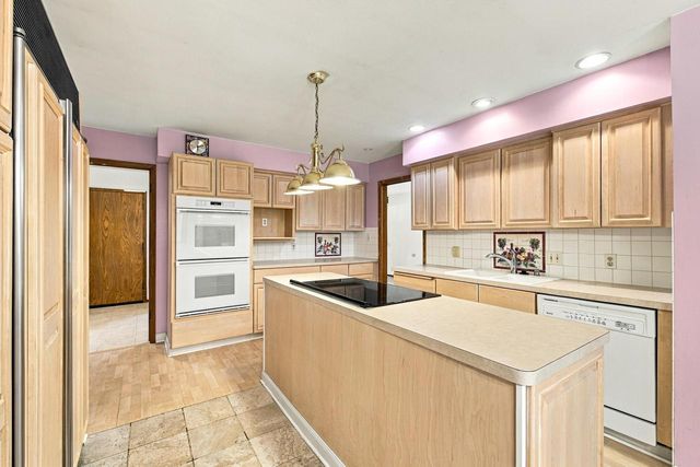 3920 Fiebrantz DRIVE, Brookfield, WI 53005