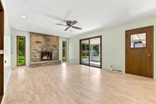 3920 Fiebrantz DRIVE, Brookfield, WI 53005