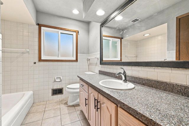 3920 Fiebrantz DRIVE, Brookfield, WI 53005