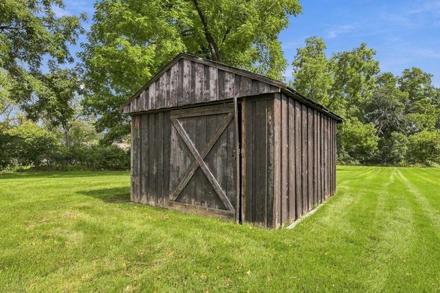 3920 Fiebrantz DRIVE, Brookfield, WI 53005