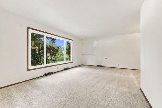 3920 Fiebrantz DRIVE, Brookfield, WI 53005