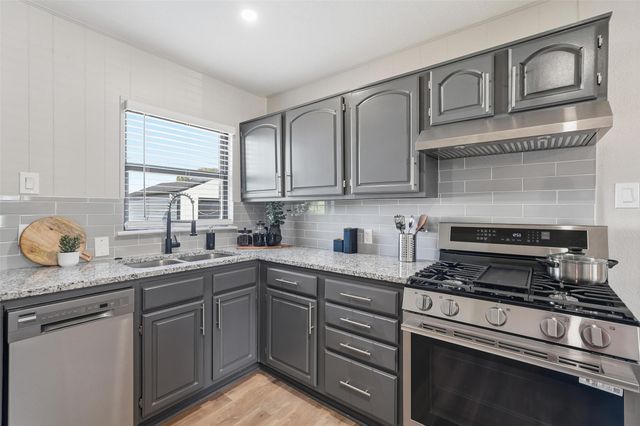 3307 Dawes Drive, Dallas, TX 75211