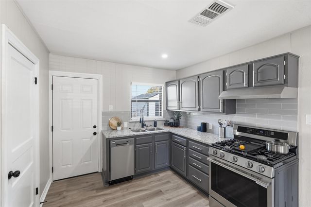 3307 Dawes Drive, Dallas, TX 75211