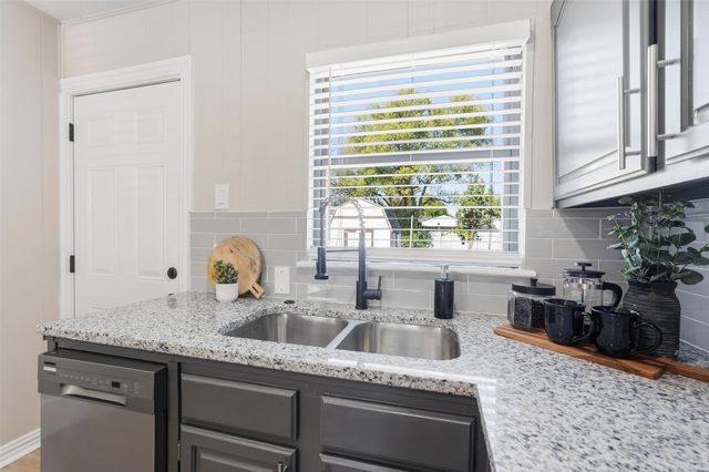 3307 Dawes Drive, Dallas, TX 75211