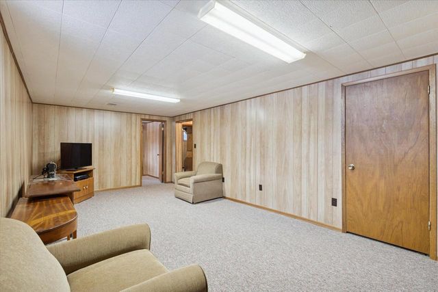 N305 E 2ND Avenue, Brodhead, WI 53520