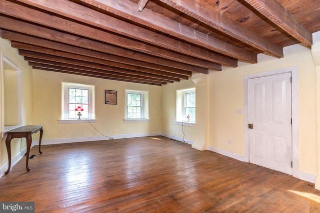 150 WOODLAND DR, Upper Black Eddy, PA 18972