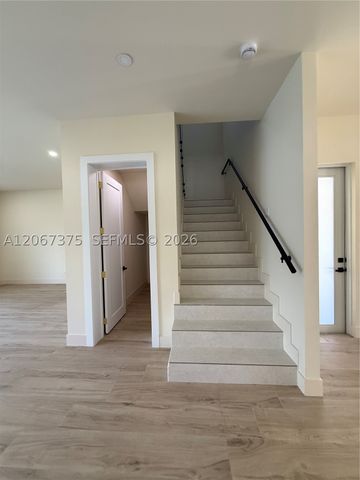3326 Elizabeth St, Miami, FL 33133