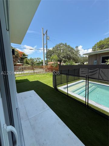 3326 Elizabeth St, Miami, FL 33133