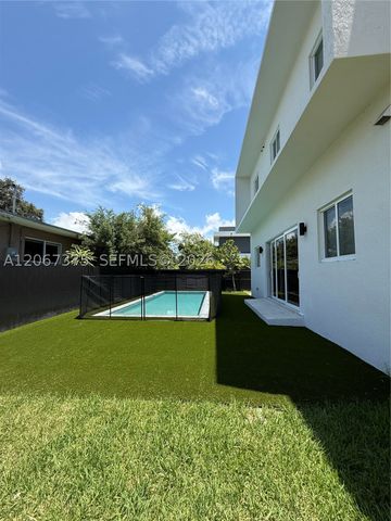 3326 Elizabeth St, Miami, FL 33133