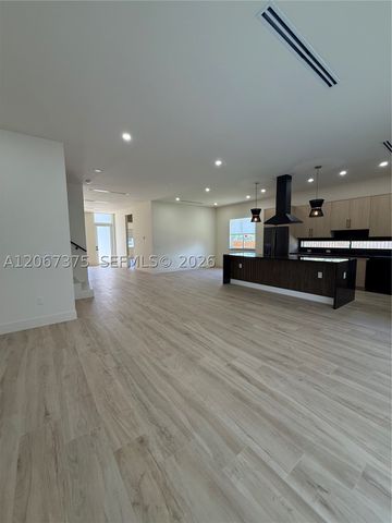 3326 Elizabeth St, Miami, FL 33133