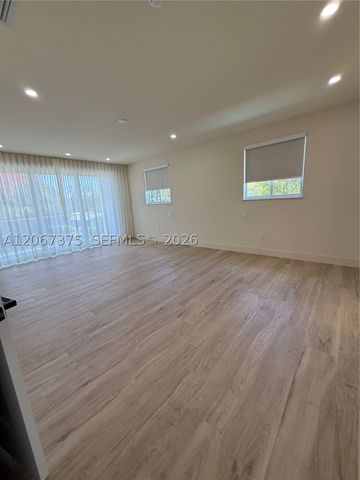 3326 Elizabeth St, Miami, FL 33133
