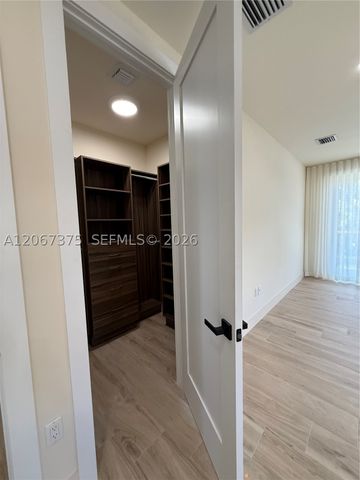 3326 Elizabeth St, Miami, FL 33133