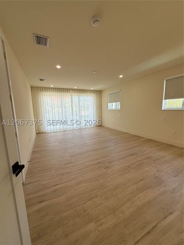 3326 Elizabeth St, Miami, FL 33133