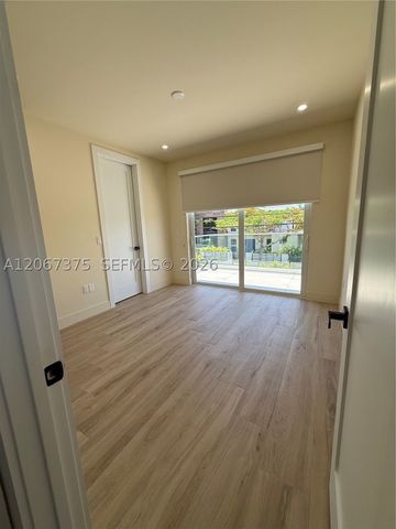 3326 Elizabeth St, Miami, FL 33133