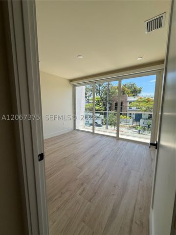 3326 Elizabeth St, Miami, FL 33133
