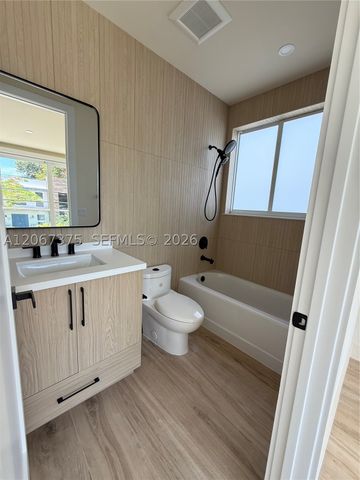 3326 Elizabeth St, Miami, FL 33133