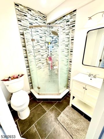 194 Elm Ave, Teaneck Twp., NJ 07666