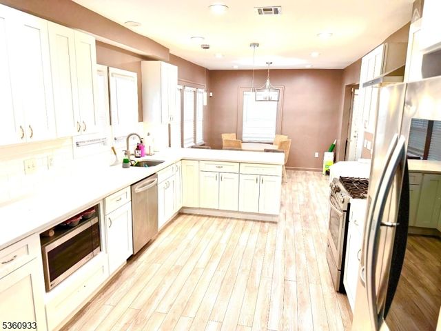 194 Elm Ave, Teaneck Twp., NJ 07666