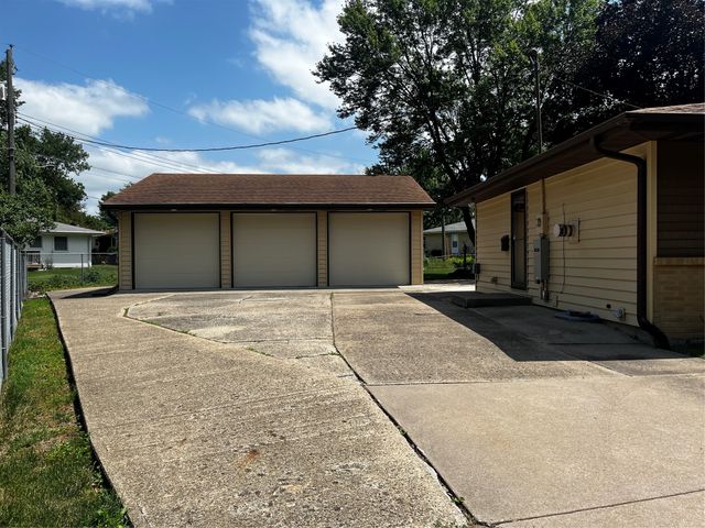 1417 SW Westview Circle, Ankeny, IA 50023