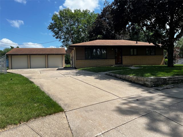 1417 SW Westview Circle, Ankeny, IA 50023