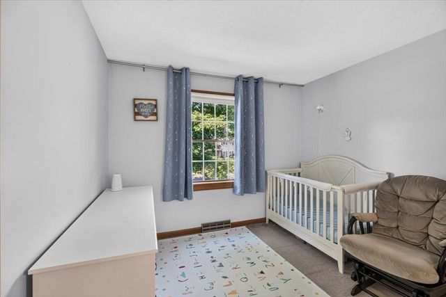 43 Zachary Ln, Agawam, MA 01001