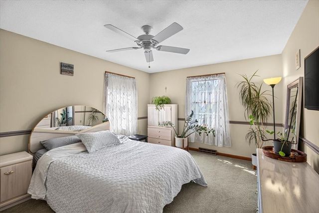 43 Zachary Ln, Agawam, MA 01001